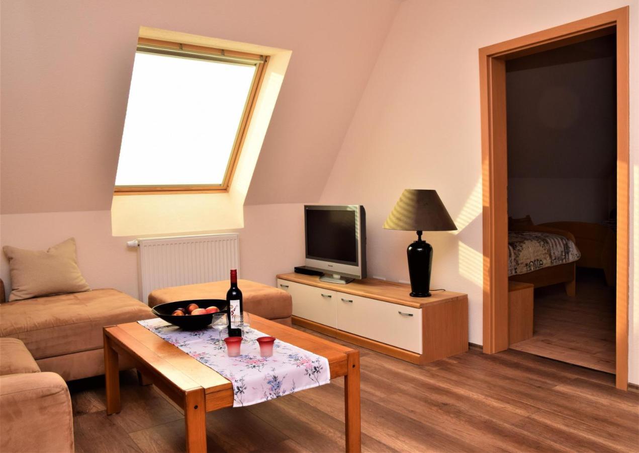 Ferienwohnung Anneliese Am Stadttor Hornbach Екстериор снимка